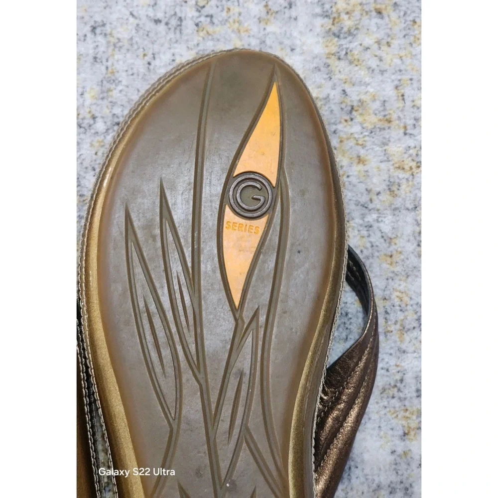 Cole Haan Women's Air Layne Metallic Bronze Leather Thong Sandals Size 9 D21701